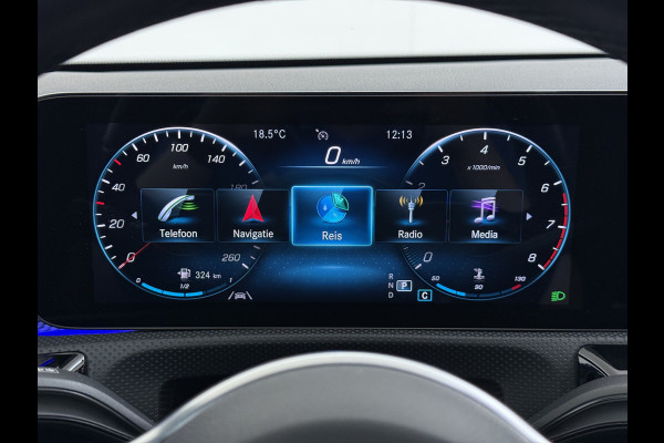 Mercedes-Benz A-Klasse 200 Luxury 164pk // Panoramadak // Carplay // Sfeerverlichting // MultiBeam LED // Keyless Entry // Camera // Advanced Audio