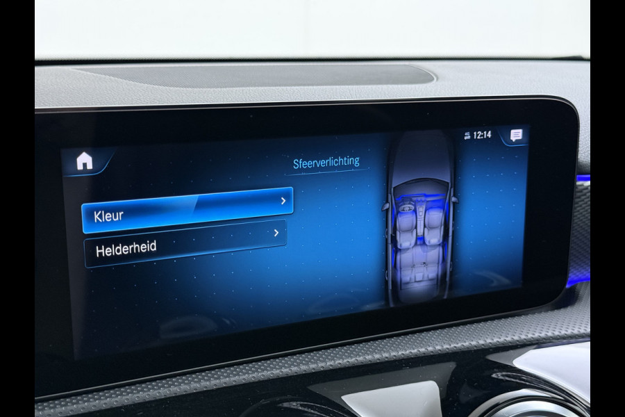 Mercedes-Benz A-Klasse 200 Luxury 164pk // Panoramadak // Carplay // Sfeerverlichting // MultiBeam LED // Keyless Entry // Camera // Advanced Audio