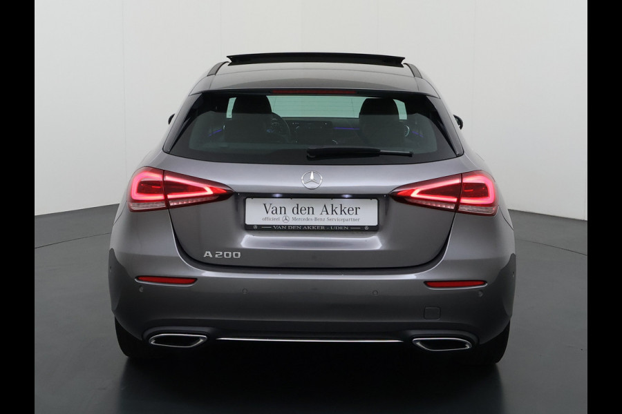 Mercedes-Benz A-Klasse 200 Luxury 164pk // Panoramadak // Carplay // Sfeerverlichting // MultiBeam LED // Keyless Entry // Camera // Advanced Audio