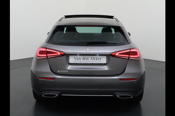 Mercedes-Benz A-Klasse 200 Luxury 164pk // Panoramadak // Carplay // Sfeerverlichting // MultiBeam LED // Keyless Entry // Camera // Advanced Audio