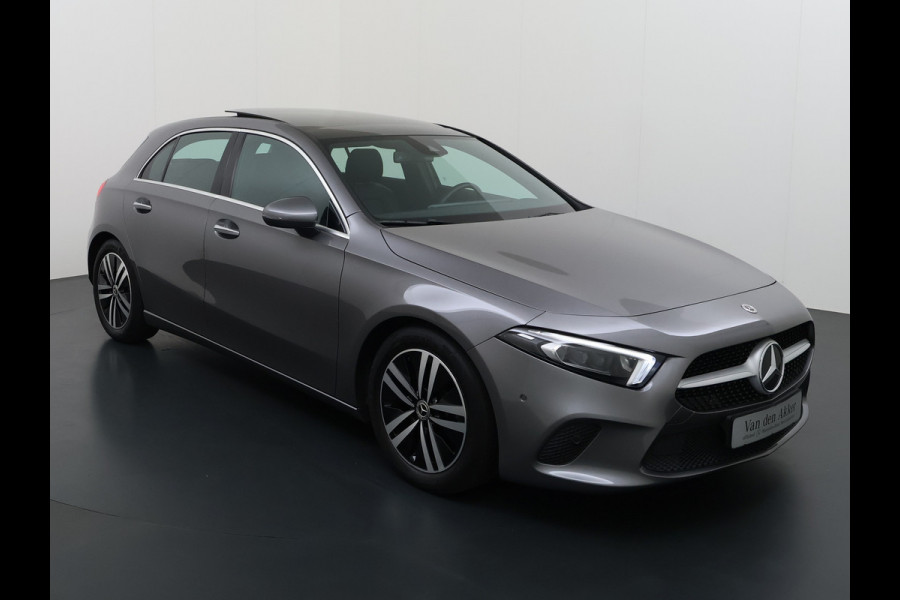 Mercedes-Benz A-Klasse 200 Luxury 164pk // Panoramadak // Carplay // Sfeerverlichting // MultiBeam LED // Keyless Entry // Camera // Advanced Audio