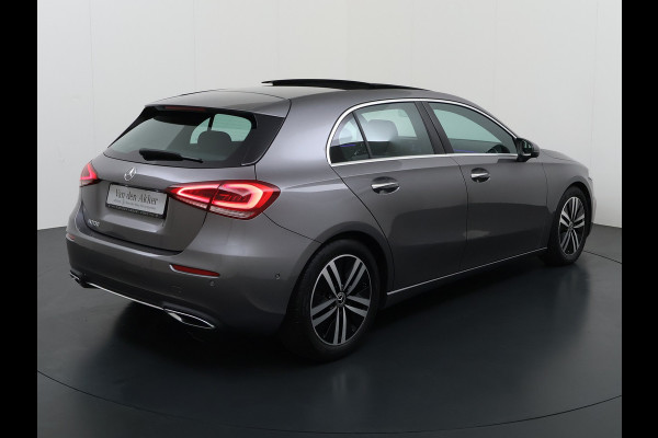 Mercedes-Benz A-Klasse 200 Luxury 164pk // Panoramadak // Carplay // Sfeerverlichting // MultiBeam LED // Keyless Entry // Camera // Advanced Audio
