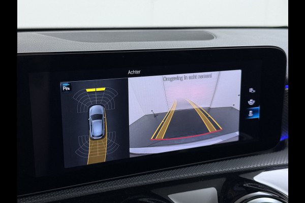Mercedes-Benz A-Klasse 200 Luxury 164pk // Panoramadak // Carplay // Sfeerverlichting // MultiBeam LED // Keyless Entry // Camera // Advanced Audio