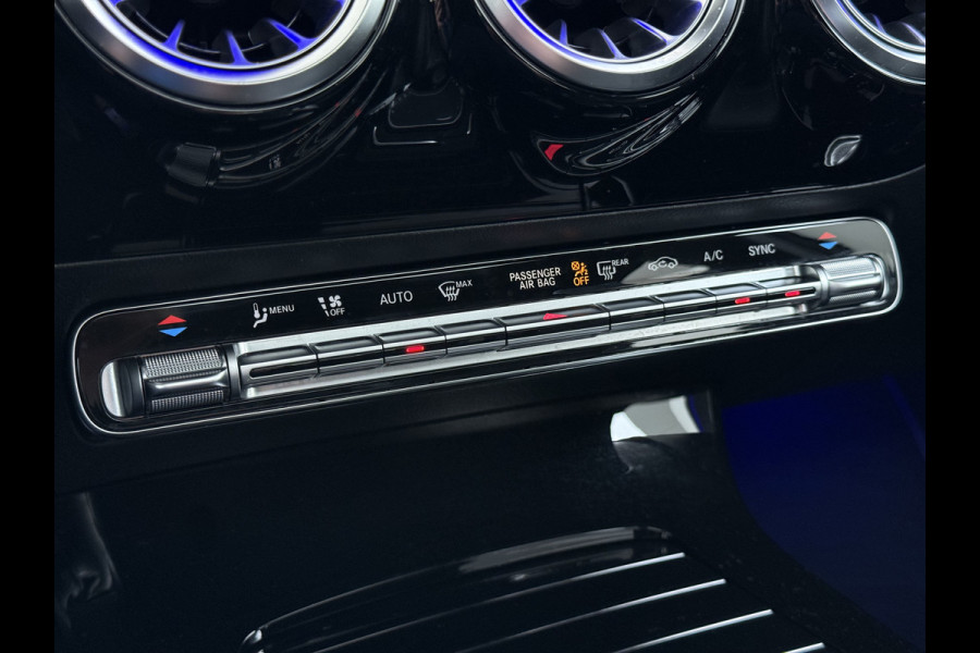 Mercedes-Benz A-Klasse 200 Luxury 164pk // Panoramadak // Carplay // Sfeerverlichting // MultiBeam LED // Keyless Entry // Camera // Advanced Audio