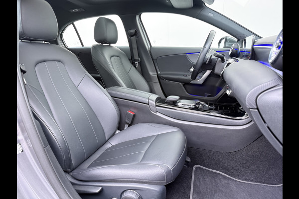 Mercedes-Benz A-Klasse 200 Luxury 164pk // Panoramadak // Carplay // Sfeerverlichting // MultiBeam LED // Keyless Entry // Camera // Advanced Audio