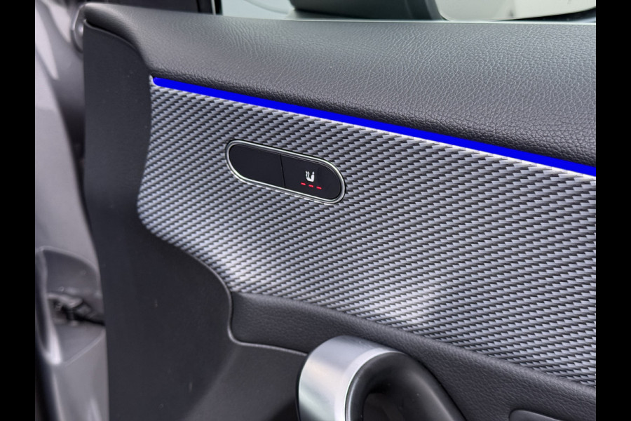 Mercedes-Benz A-Klasse 200 Luxury 164pk // Panoramadak // Carplay // Sfeerverlichting // MultiBeam LED // Keyless Entry // Camera // Advanced Audio