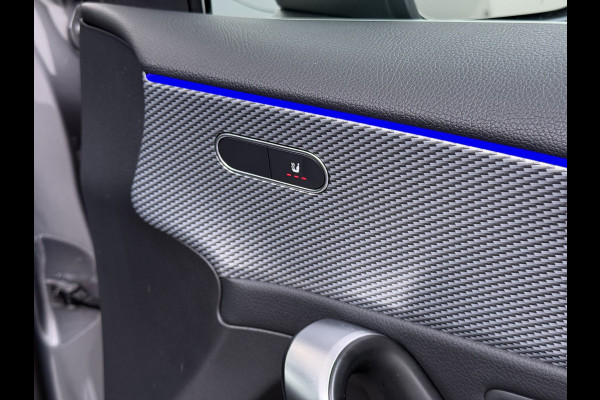 Mercedes-Benz A-Klasse 200 Luxury 164pk // Panoramadak // Carplay // Sfeerverlichting // MultiBeam LED // Keyless Entry // Camera // Advanced Audio