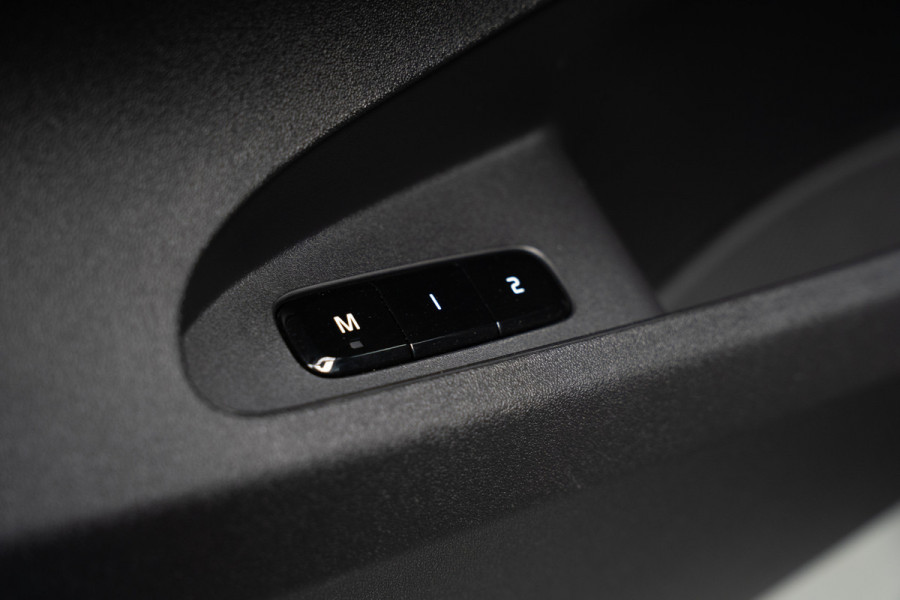 Polestar 2 Long Range Single Motor 78 kWh Panodak 360 Harman K.  ACC Alcantara Stuurverwarming Warmtepomp Memory seat Stoelverwarming voor & achter LM velgen