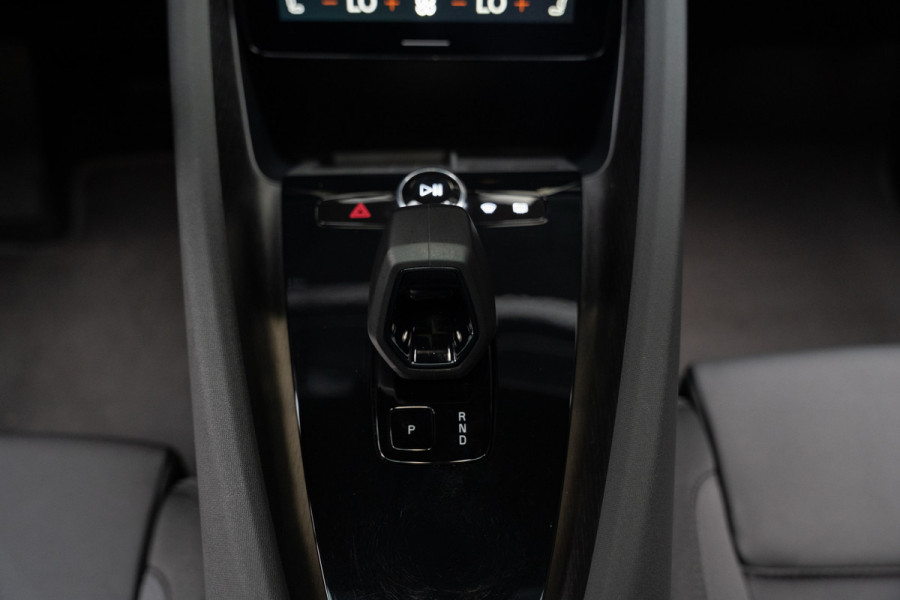 Polestar 2 Long Range Single Motor 78 kWh Panodak 360 Harman K.  ACC Alcantara Stuurverwarming Warmtepomp Memory seat Stoelverwarming voor & achter LM velgen