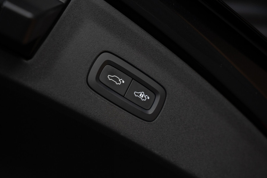 Polestar 2 Long Range Single Motor 78 kWh Panodak 360 Harman K.  ACC Alcantara Stuurverwarming Warmtepomp Memory seat Stoelverwarming voor & achter LM velgen