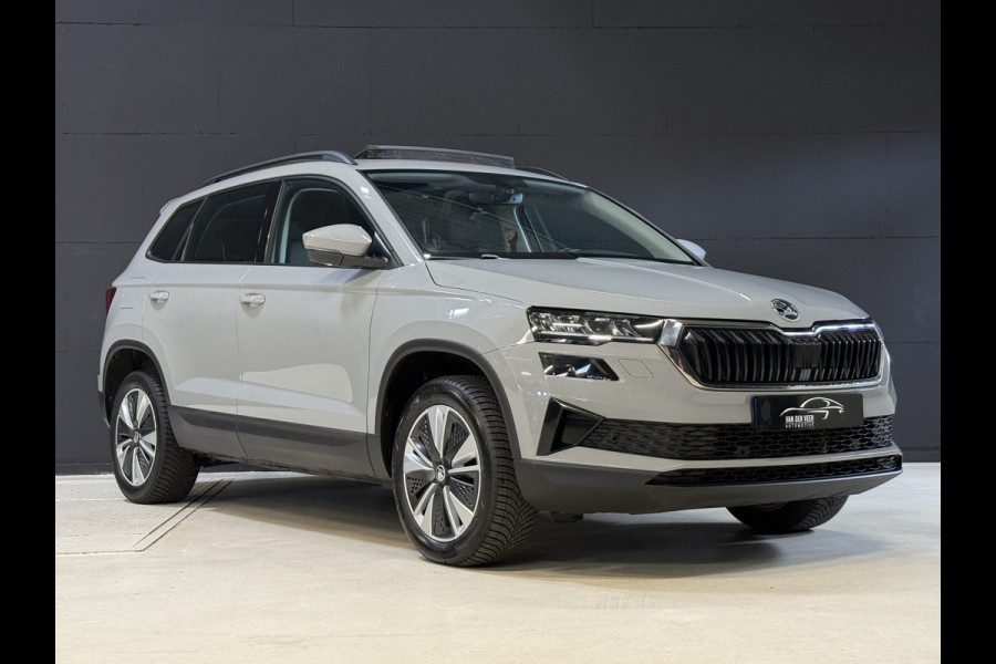 Škoda Karoq 1.5 TSI ACT Business Edition Plus | Panoramadak | Camera | Adaptive cruise | Stoelverwarming | Full LED | NL auto | Dealer onderhouden