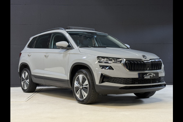 Škoda Karoq 1.5 TSI ACT Business Edition Plus | Panoramadak | Camera | Adaptive cruise | Stoelverwarming | Full LED | NL auto | Dealer onderhouden