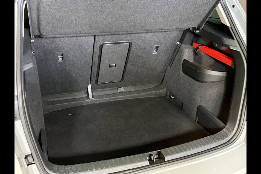Škoda Karoq 1.5 TSI ACT Business Edition Plus | Panoramadak | Camera | Adaptive cruise | Stoelverwarming | Full LED | NL auto | Dealer onderhouden
