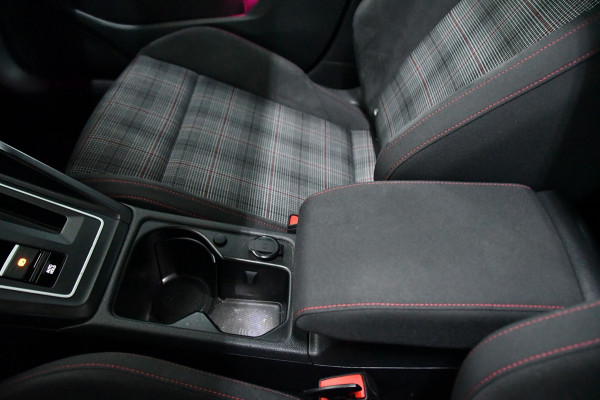 Volkswagen Golf 2.0 TSI GTI*Pano*H&K*Blindspot*Keyless