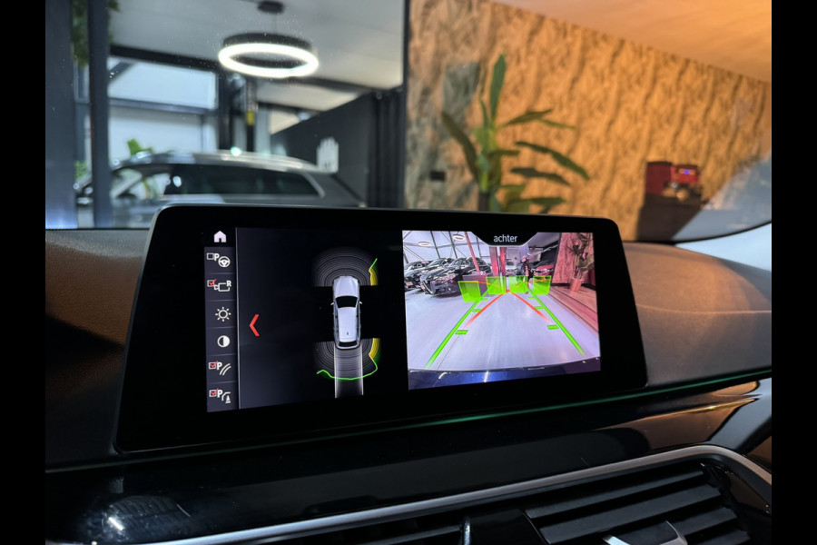 BMW 5 Serie Touring 520i Sport Line M | Pano | Memory Stoelen | Stoelventilatie | Camera | Elek Achterklep | Dealer onderhouden