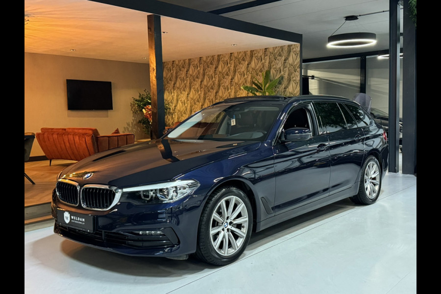 BMW 5 Serie Touring 520i Sport Line M | Pano | Memory Stoelen | Stoelventilatie | Camera | Elek Achterklep | Dealer onderhouden