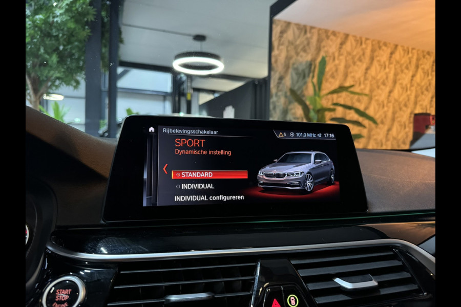 BMW 5 Serie Touring 520i Sport Line M | Pano | Memory Stoelen | Stoelventilatie | Camera | Elek Achterklep | Dealer onderhouden