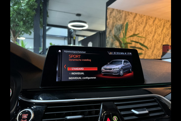 BMW 5 Serie Touring 520i Sport Line M | Pano | Memory Stoelen | Stoelventilatie | Camera | Elek Achterklep | Dealer onderhouden