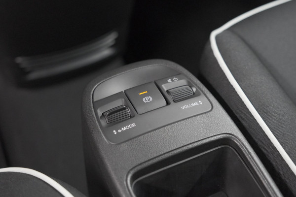 Fiat 500 Urban 42 kWh | SOH 97,9% | 3 Fase | Camera | Apple Carplay | Keyless start