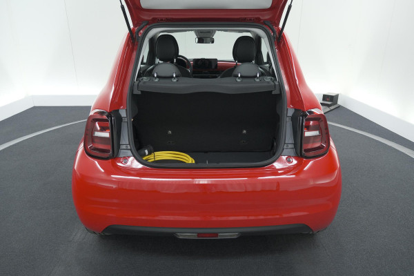 Fiat 500 Urban 42 kWh | SOH 97,9% | 3 Fase | Camera | Apple Carplay | Keyless start