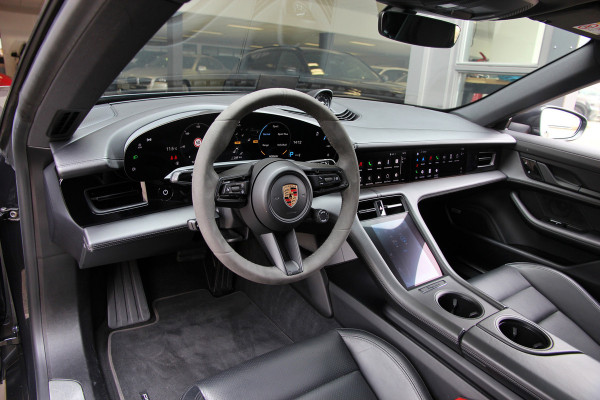 Porsche Taycan 4S Performance 84 kWh | Orig. NL | Pano | Sport Chrono | 360 | ACC | Warmtepomp
