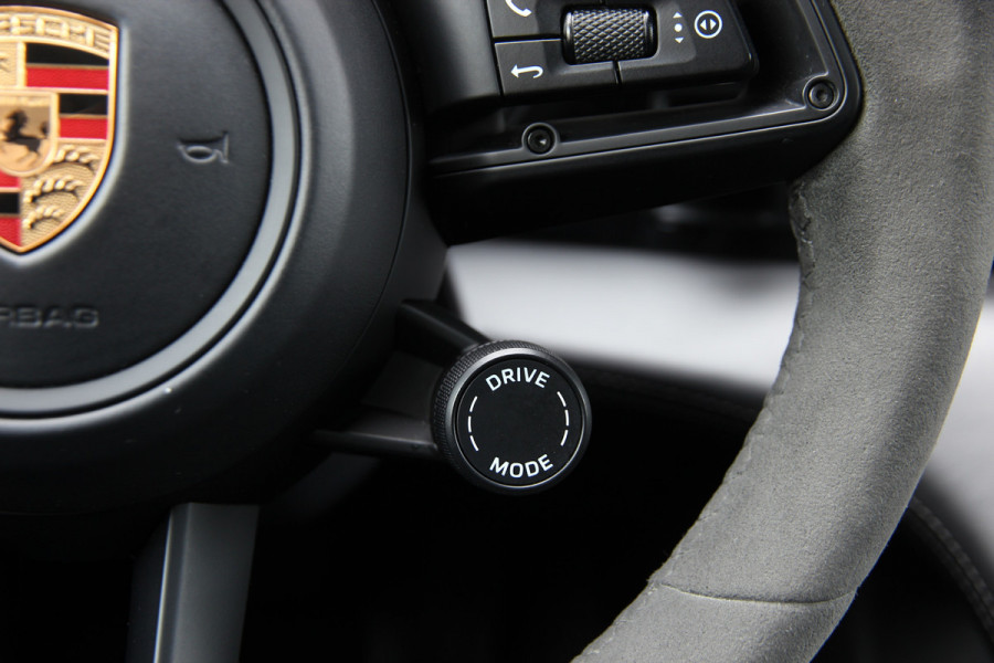Porsche Taycan 4S Performance 84 kWh | Orig. NL | Pano | Sport Chrono | 360 | ACC | Warmtepomp