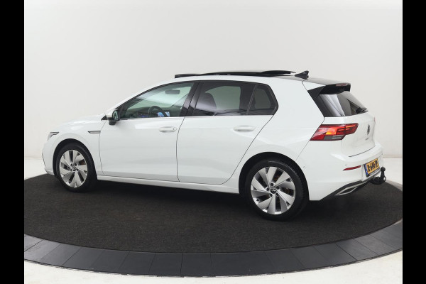 Volkswagen Golf 1.5 TSI Style | Panoramadak | Stoelverwarming | Head-Up | Trekhaak | Camera | Massage | Carplay | Navigatie | Adaptive cruise | Harman/Kardon | Sfeerverlichting | Keyless | Park Assist | Getint glas
