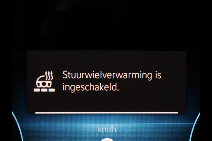 Volkswagen Golf 1.5 TSI Style | Panoramadak | Stoelverwarming | Head-Up | Trekhaak | Camera | Massage | Carplay | Navigatie | Adaptive cruise | Harman/Kardon | Sfeerverlichting | Keyless | Park Assist | Getint glas