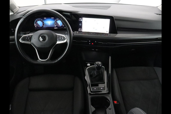 Volkswagen Golf 1.5 TSI Style | Panoramadak | Stoelverwarming | Head-Up | Trekhaak | Camera | Massage | Carplay | Navigatie | Adaptive cruise | Harman/Kardon | Sfeerverlichting | Keyless | Park Assist | Getint glas