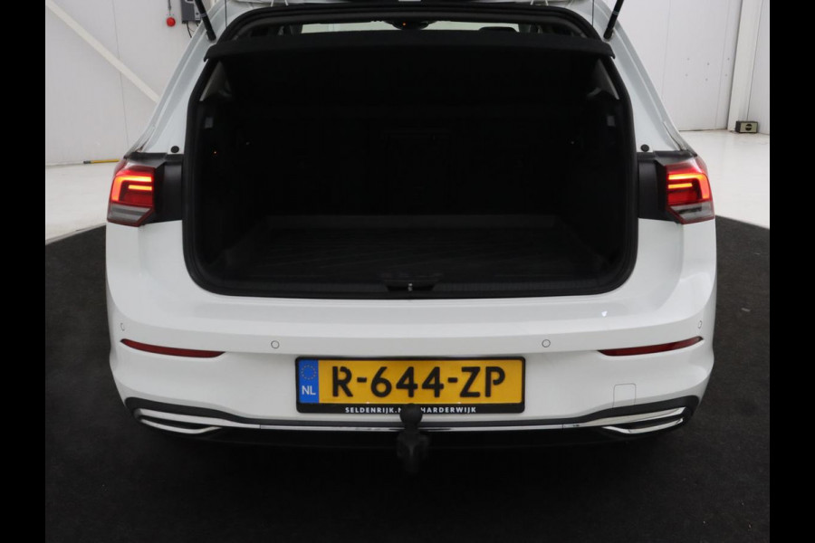 Volkswagen Golf 1.5 TSI Style | Panoramadak | Stoelverwarming | Head-Up | Trekhaak | Camera | Massage | Carplay | Navigatie | Adaptive cruise | Harman/Kardon | Sfeerverlichting | Keyless | Park Assist | Getint glas
