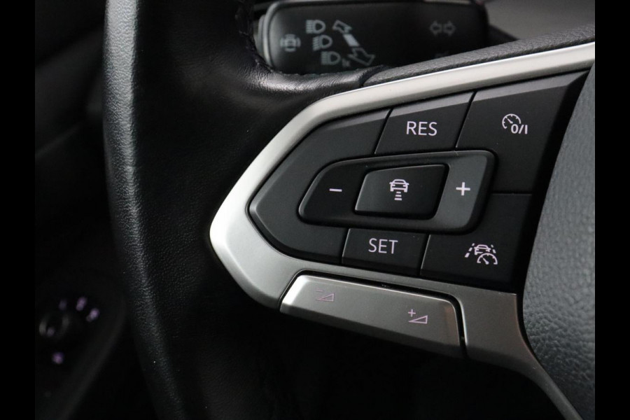 Volkswagen Golf 1.5 TSI Style | Panoramadak | Stoelverwarming | Head-Up | Trekhaak | Camera | Massage | Carplay | Navigatie | Adaptive cruise | Harman/Kardon | Sfeerverlichting | Keyless | Park Assist | Getint glas