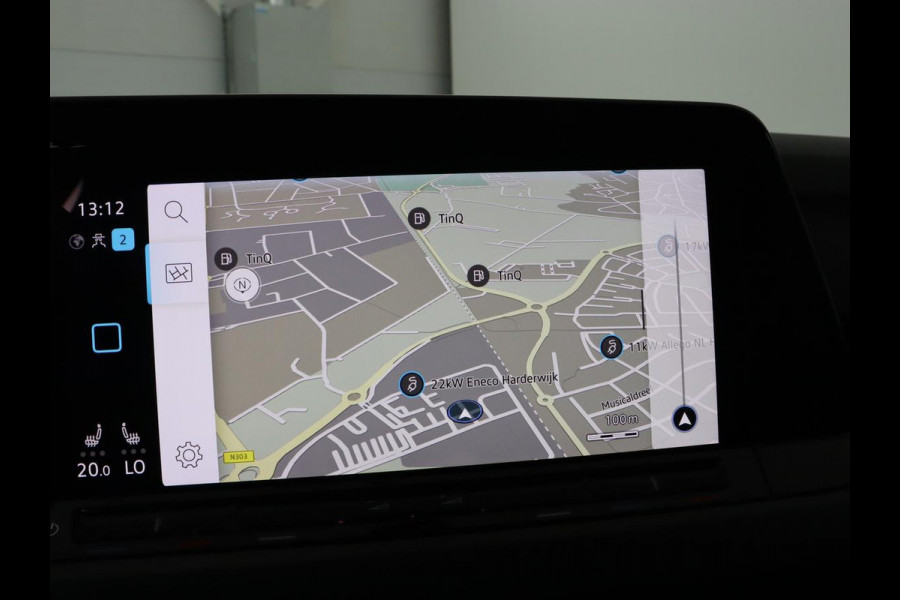 Volkswagen Golf 1.5 TSI Style | Panoramadak | Stoelverwarming | Head-Up | Trekhaak | Camera | Massage | Carplay | Navigatie | Adaptive cruise | Harman/Kardon | Sfeerverlichting | Keyless | Park Assist | Getint glas