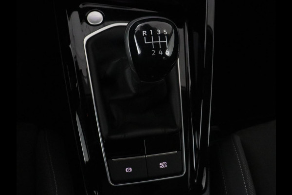 Volkswagen Golf 1.5 TSI Style | Panoramadak | Stoelverwarming | Head-Up | Trekhaak | Camera | Massage | Carplay | Navigatie | Adaptive cruise | Harman/Kardon | Sfeerverlichting | Keyless | Park Assist | Getint glas