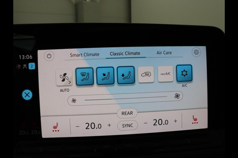 Volkswagen Golf 1.5 TSI Style | Panoramadak | Stoelverwarming | Head-Up | Trekhaak | Camera | Massage | Carplay | Navigatie | Adaptive cruise | Harman/Kardon | Sfeerverlichting | Keyless | Park Assist | Getint glas