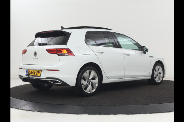 Volkswagen Golf 1.5 TSI Style | Panoramadak | Stoelverwarming | Head-Up | Trekhaak | Camera | Massage | Carplay | Navigatie | Adaptive cruise | Harman/Kardon | Sfeerverlichting | Keyless | Park Assist | Getint glas