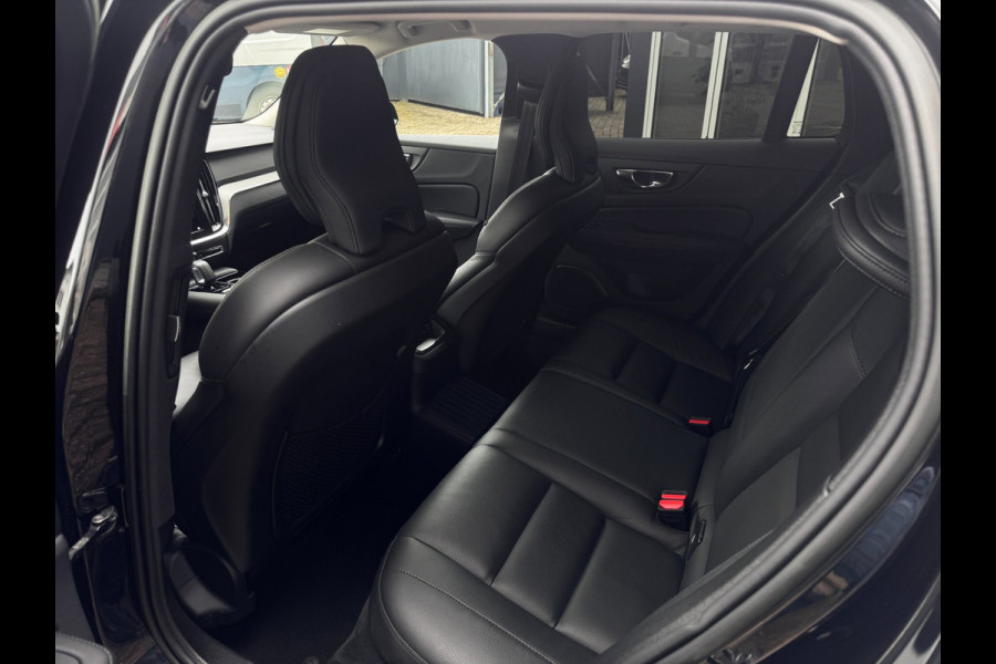 Volvo V60 2.0 T6 Plug-in hybrid AWD Ultimate Dark Long Range | Trekhaak | 100% SOH | Leder + Memory | Winter Pack