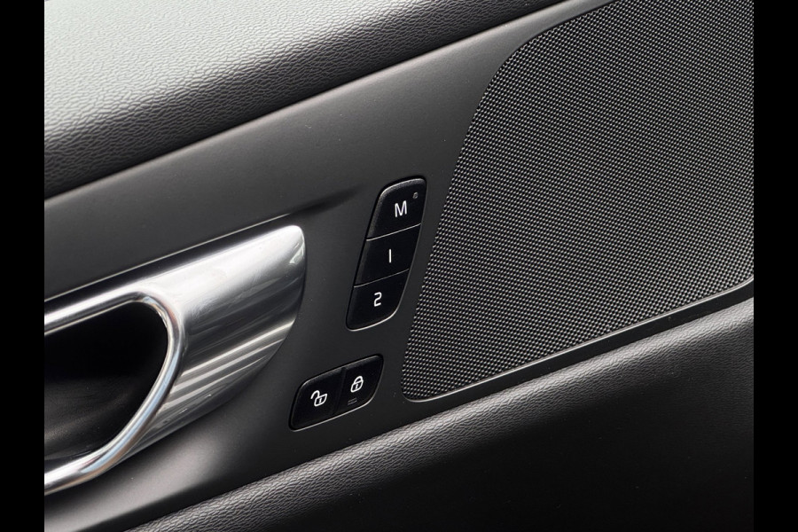 Volvo V60 2.0 T6 Plug-in hybrid AWD Ultimate Dark Long Range | Trekhaak | 100% SOH | Leder + Memory | Winter Pack
