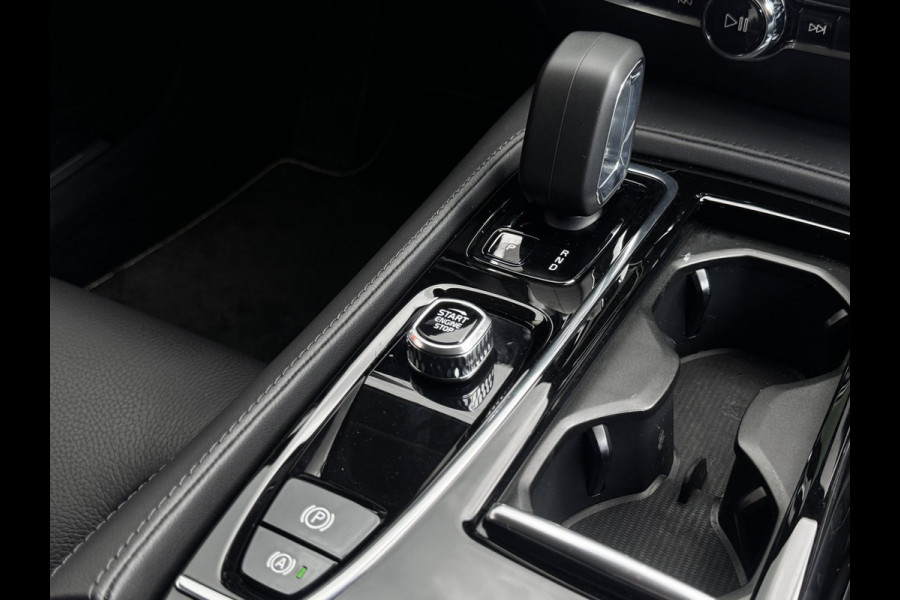 Volvo V60 2.0 T6 Plug-in hybrid AWD Ultimate Dark Long Range | Trekhaak | 100% SOH | Leder + Memory | Winter Pack