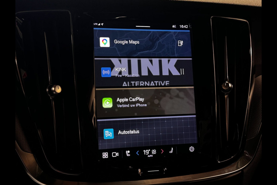 Volvo V60 2.0 T6 Plug-in hybrid AWD Ultimate Dark Long Range | Trekhaak | 100% SOH | Leder + Memory | Winter Pack