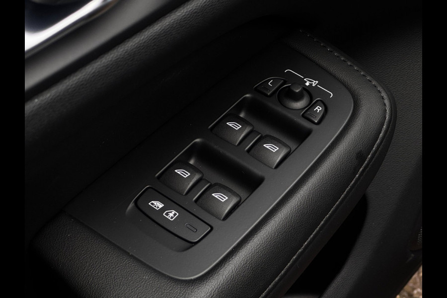 Volvo V60 2.0 T6 Plug-in hybrid AWD Ultimate Dark Long Range | Trekhaak | 100% SOH | Leder + Memory | Winter Pack