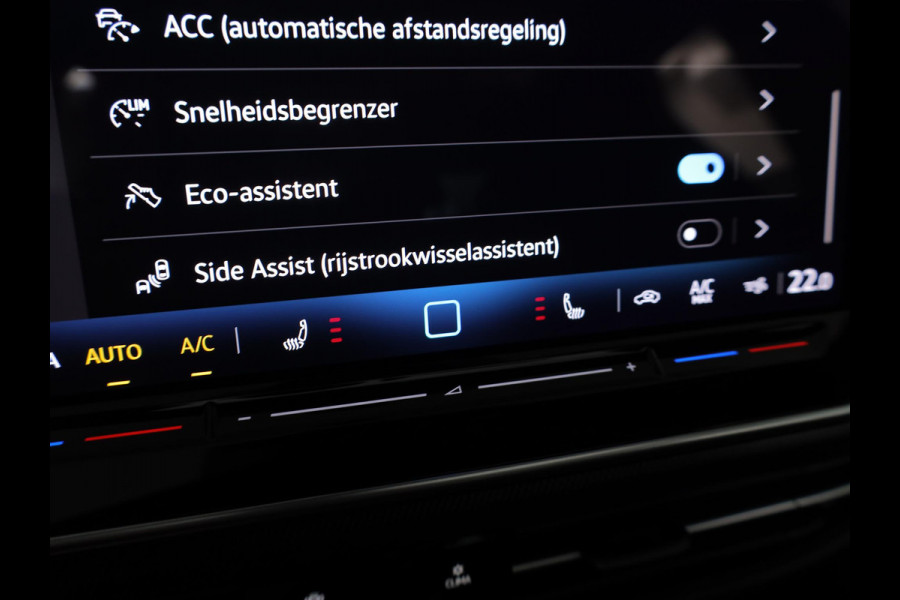 Volkswagen Golf variant R-Line-Edition 1.5 eTSI 85 kW 116 pk Automaat (DSG) | Verlengde garantie | Navigatie | Panoramadak | Parkeersensoren | Rondomzicht camera | Black Style pakket | R-Line |