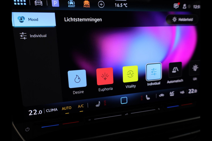 Volkswagen Golf variant R-Line-Edition 1.5 eTSI 85 kW 116 pk Automaat (DSG) | Verlengde garantie | Navigatie | Panoramadak | Parkeersensoren | Rondomzicht camera | Black Style pakket | R-Line |