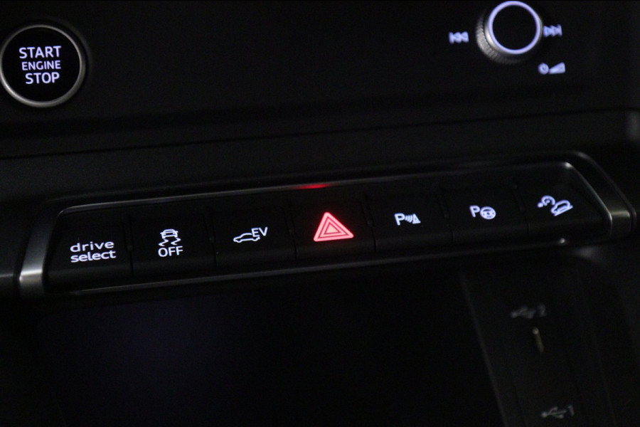 Audi Q3 Sportback 45 TFSI e 3X S-Line /PANO/CARPLAY/KEYLES/STOELV/VOL