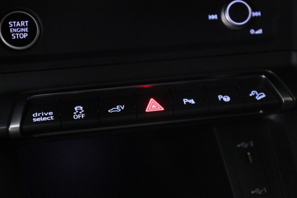 Audi Q3 Sportback 45 TFSI e 3X S-Line /PANO/CARPLAY/KEYLES/STOELV/VOL