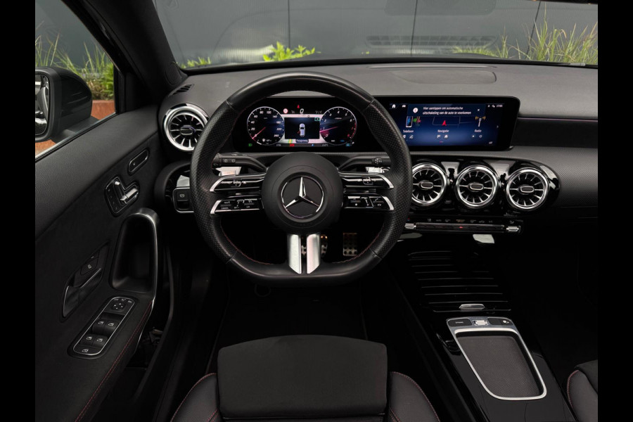 Mercedes-Benz A-Klasse 250 4MATIC AMG Line FULL PANO NAVI WIDESCREEN