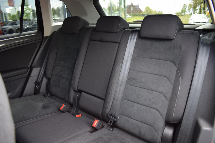 Volkswagen Tiguan 2.0 TSI 4Motion Highline | Trekhaak | Apple CarPlay | Camera | Stoelverwarming