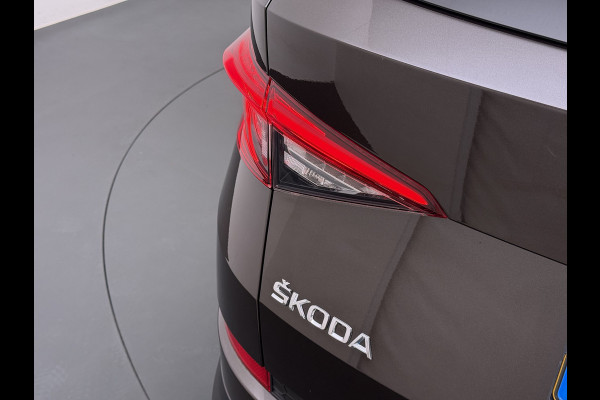 Škoda Kodiaq 1.5 TSI Automaat Style Business Navi 3-Zone Ecc Adap.Cruise 360°Camera Elek.Stoel+Memory Apple Carplay Android Auto Pdc Stoelverwarming Elek.Achterklep Led Lmv Isofix P-Assist Regen-Lichtsensor Dealeronderhouden 1e Eigenaar Origineel Nederlandse Auto