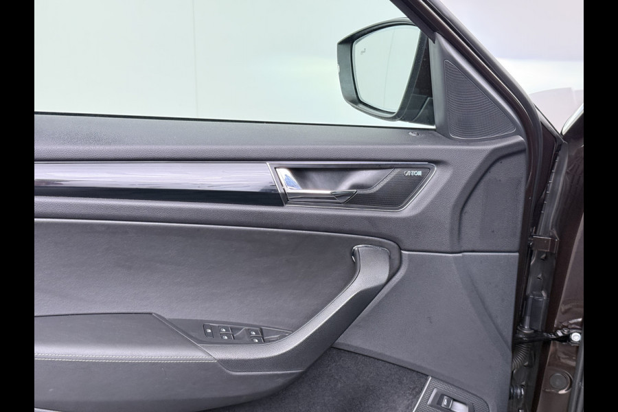 Škoda Kodiaq 1.5 TSI Automaat Style Business Navi 3-Zone Ecc Adap.Cruise 360°Camera Elek.Stoel+Memory Apple Carplay Android Auto Pdc Stoelverwarming Elek.Achterklep Led Lmv Isofix P-Assist Regen-Lichtsensor Dealeronderhouden 1e Eigenaar Origineel Nederlandse Auto