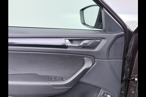 Škoda Kodiaq 1.5 TSI Automaat Style Business Navi 3-Zone Ecc Adap.Cruise 360°Camera Elek.Stoel+Memory Apple Carplay Android Auto Pdc Stoelverwarming Elek.Achterklep Led Lmv Isofix P-Assist Regen-Lichtsensor Dealeronderhouden 1e Eigenaar Origineel Nederlandse Auto
