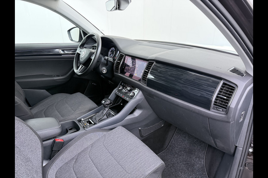 Škoda Kodiaq 1.5 TSI Automaat Style Business Navi 3-Zone Ecc Adap.Cruise 360°Camera Elek.Stoel+Memory Apple Carplay Android Auto Pdc Stoelverwarming Elek.Achterklep Led Lmv Isofix P-Assist Regen-Lichtsensor Dealeronderhouden 1e Eigenaar Origineel Nederlandse Auto